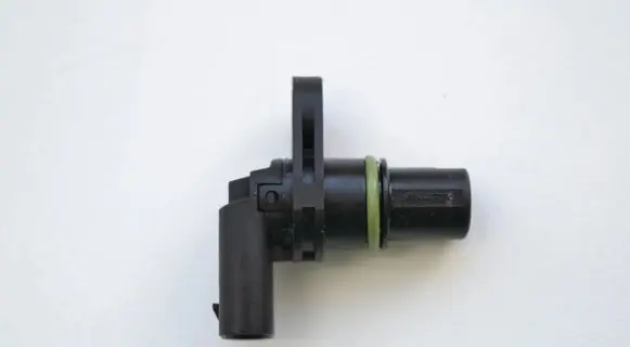 Volkswagen Jetta VI Crankshaft position sensor 04C907601A