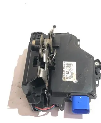 Porsche Cayenne (9PA) Rear door lock 7L0839016 991610101