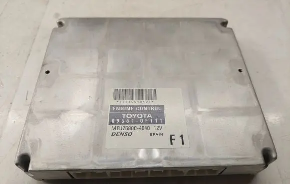 Toyota Corolla Verso AR10 Engine control unit/module 896610F111 MB1758004040