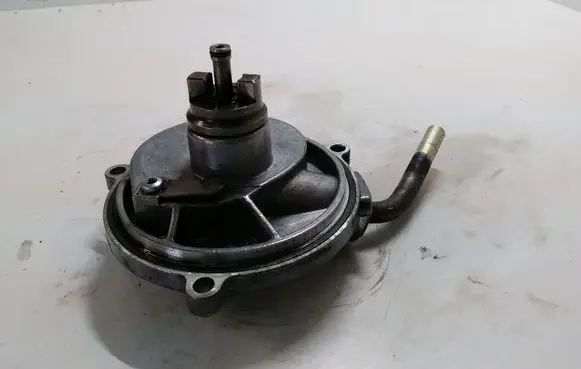 Mercedes-Benz A W168 Vacuum pump A6682300165