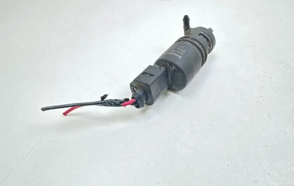 Honda Civic Windscreen/windshield washer pump 3043126