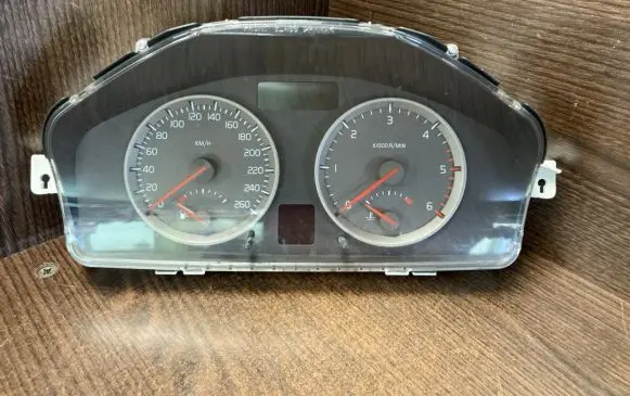Volvo S40 Speedometer (instrument cluster) 30728645 69594880