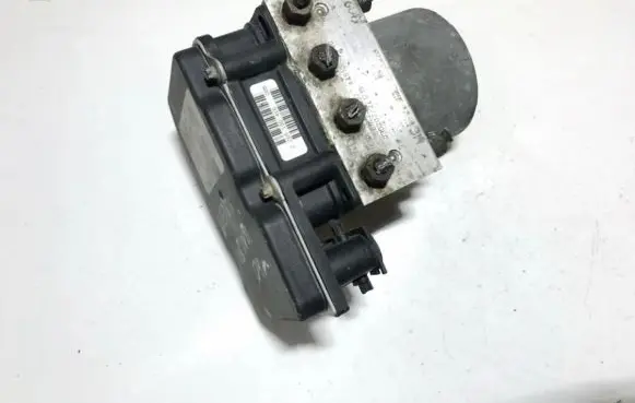 Toyota Avensis T250 ABS Pump 0265800313 38204a0105