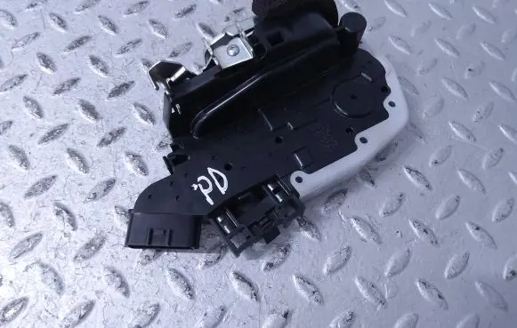 Nissan Cube Z12 Front door lock 805001FG0A