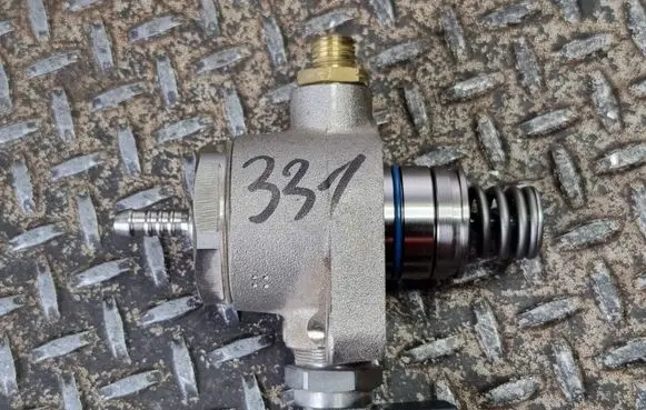 Volkswagen Arteon Fuel injection high pressure pump 06L127A10