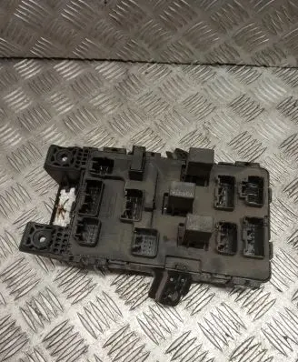 Toyota Avensis T220 Fuse box set 8264105011