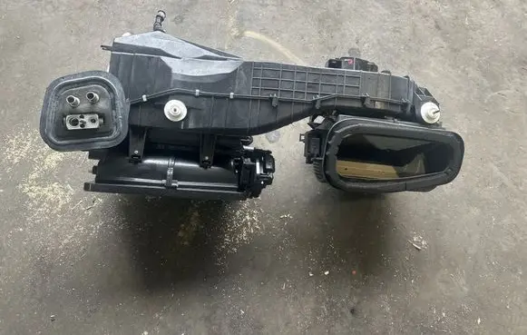 Dodge Durango III Interior heater climate box assembly P68245823AE FK398005 TPYER0466H1227
