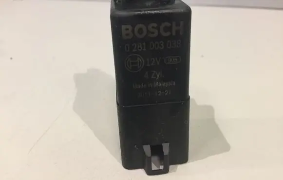 Audi A3 S3 8P Glow plug pre-heat relay 038907281D 0281003038