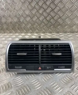 Audi Q7 4L Dash center air vent grill 4L0820951P