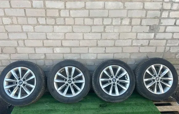 Hyundai i40 R16 alloy rim 529103Z610