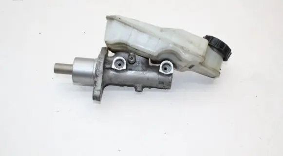 Ford Kuga I Master brake cylinder