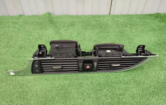 Audi A6 S6 C7 4G Dash center air vent grill 4G1820951H
