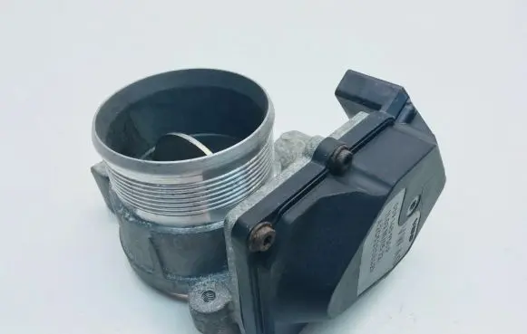 Volkswagen Touareg II Throttle valve 059145950P