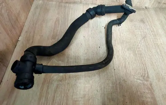 Audi A4 S4 B7 8E 8H Engine coolant pipe/hose
