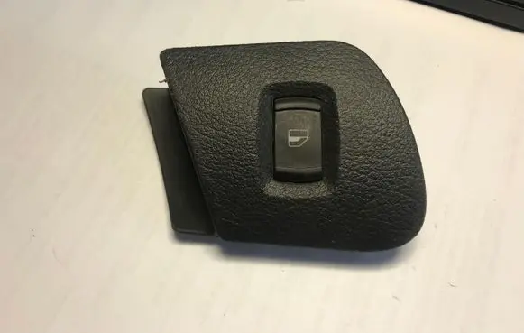 Skoda Octavia Mk1 (1U) Electric window control switch 1U1867186C 3B0959885