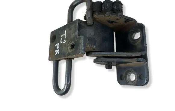 Volkswagen Touran I Front door lower hinge 1T0831411A