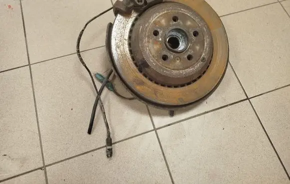 Mercedes-Benz R W251 Rear wheel hub