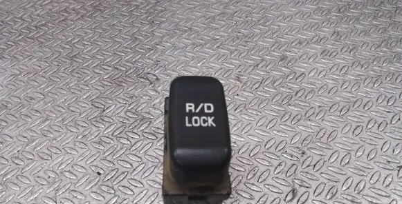 Mitsubishi L200 Central locking switch button 