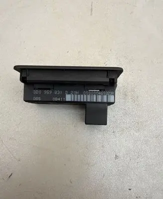 Volkswagen Phaeton Tailgate/boot open switch button 3D0959831D 08411