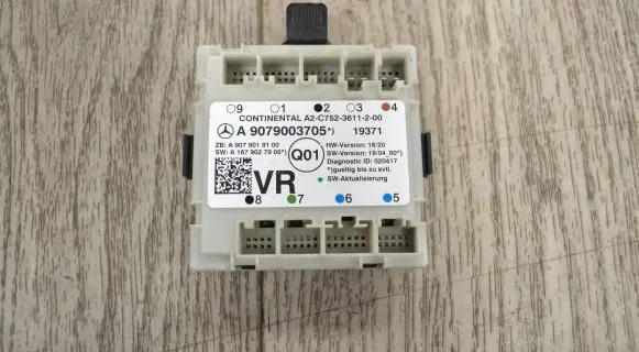 Mercedes-Benz Sprinter W907 W910 Door control unit/module A9079003705