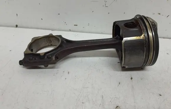 Audi A4 S4 B7 8E 8H Piston with connecting rod 82P41 06DD