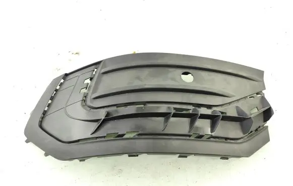 Rear bumper corner part panel trim