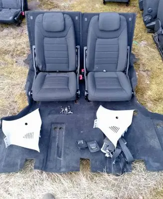 Ford S-MAX Third row seats 020