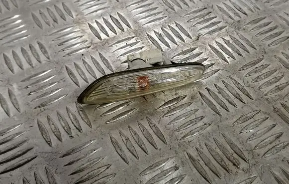 BMW 3 E90 E91 Front fender indicator light 7253325