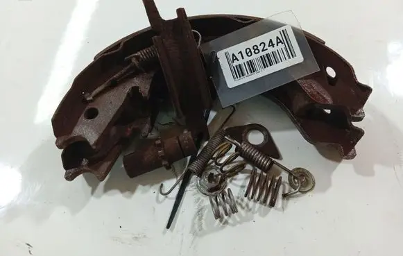 Mitsubishi Endeavor Handbrake/parking brake pads 