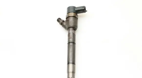Hyundai i40 Fuel injector 338002A800