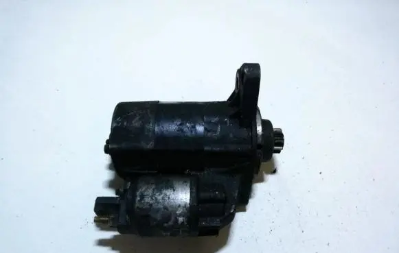 Volkswagen Golf IV Starter motor