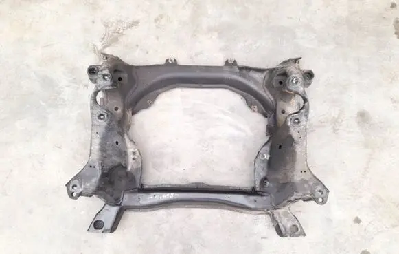 Mercedes-Benz C W204 Front subframe 2126280457 2216200311