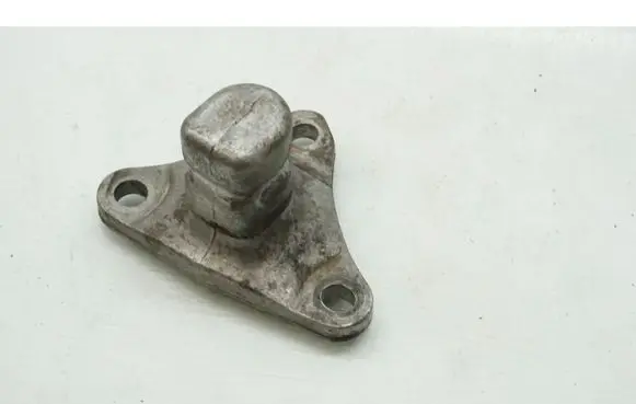 Audi A6 S6 C5 4B Engine mounting bracket 8E0199343M