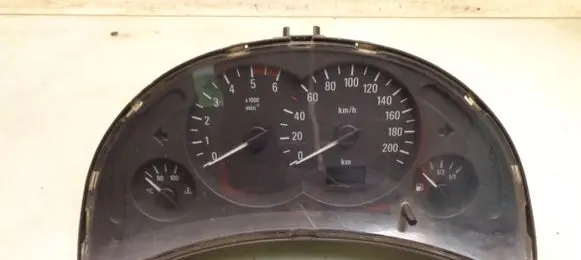 Opel Zafira B Speedometer (instrument cluster) 13173347