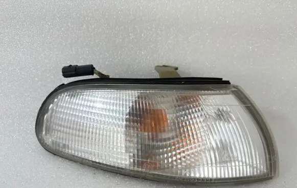 Mazda 626 Front indicator light 21061612
