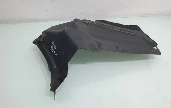 Dodge Durango III Heat shield in engine bay 