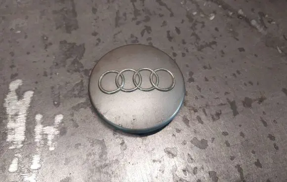 Audi A6 S6 C5 4B Original wheel cap 8D0601170
