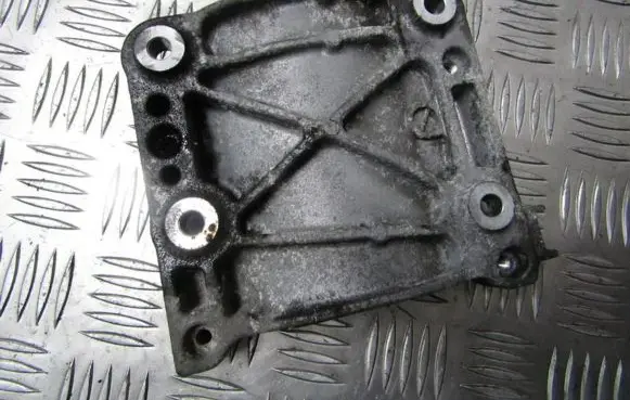 Honda Accord Engine mounting bracket