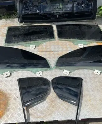 BMW 7 G11 G12 Front door window glass four-door 43R01077