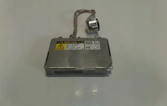 Land Rover Discovery 3 - LR3 Headlight ballast module Xenon 39000