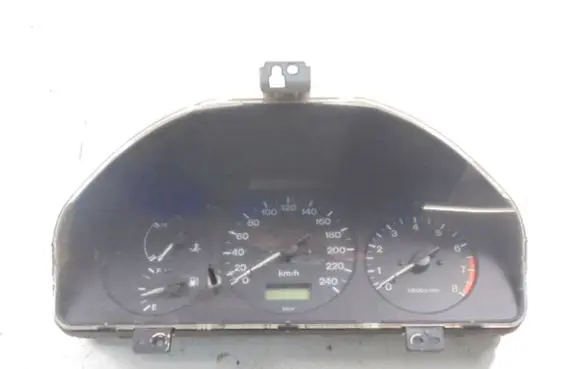 Mazda 323 F Speedometer (instrument cluster) 7MBH1CB