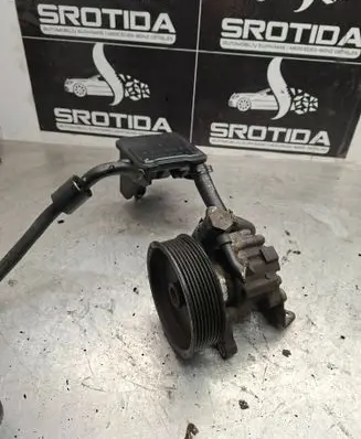 Mercedes-Benz ML W164 Power steering pump a0044668301