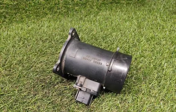 Nissan Almera N16 Mass air flow meter 22680AW400 AFH6024
