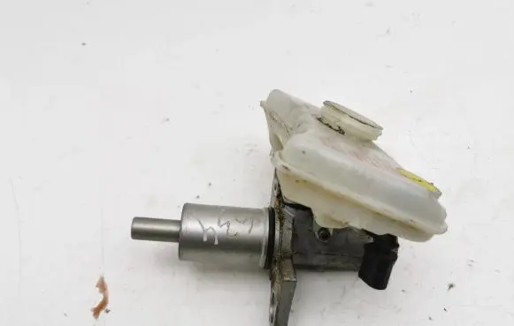 Audi A6 S6 C6 4F Master brake cylinder