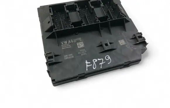 Volkswagen PASSAT B7 Central body control module 3AA937087