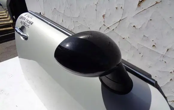 Mini One - Cooper Coupe R56 Front door electric wing mirror