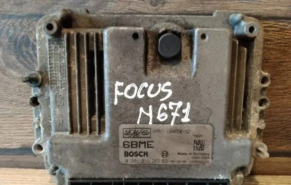 Ford Focus Engine control unit/module 4M5112A650ND 0281011263