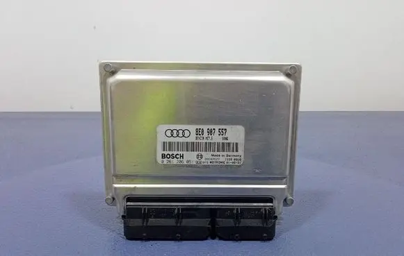 Audi A4 S4 B6 8E 8H Engine control unit/module ECU 8E0907557