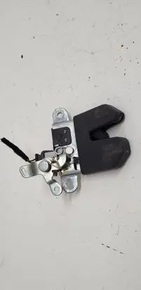 Volkswagen PASSAT B5 Tailgate/trunk/boot lock/catch/latch 827505