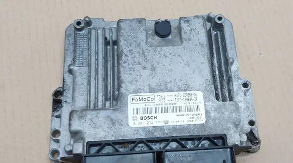 Ford Focus Engine control unit/module 0281034774 H1F112A650DE